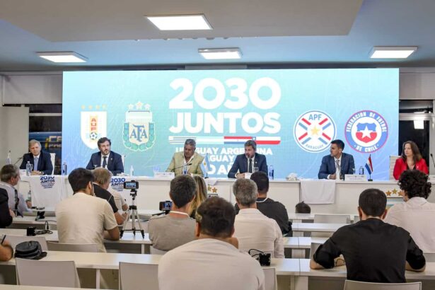 Eine südamerikanische Pressekonferenz zur WM 2030