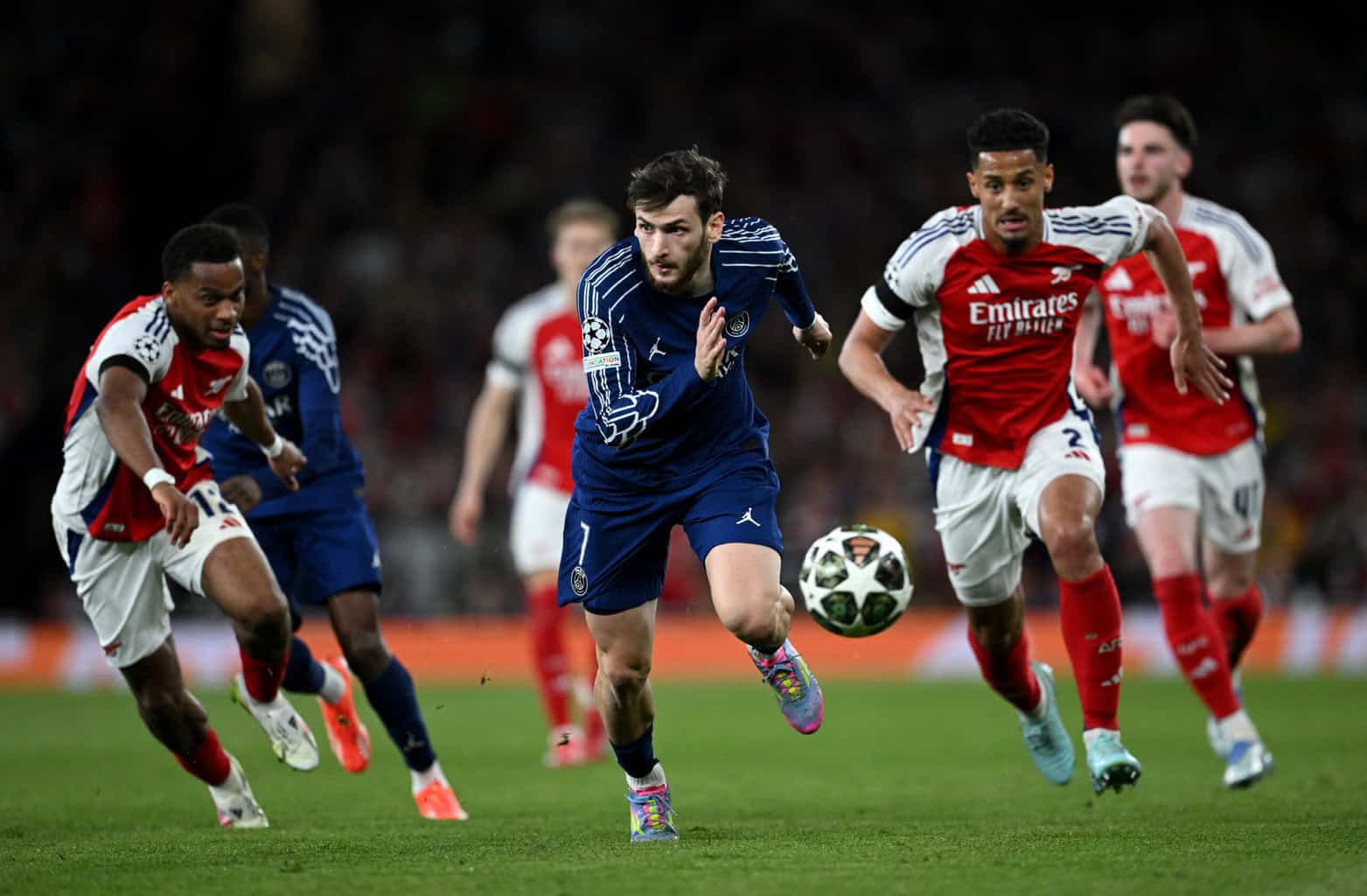 Packendes Duell im Emirates: Arsenal unterliegt starkem PSG am Ende knapp!