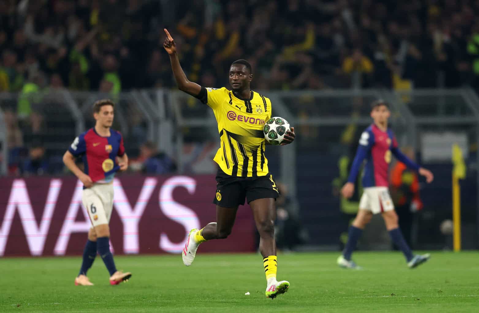 Übereinstimmende Berichte zur Guirassy-Ausstiegsklausel: Droht dem BVB der Abgang des Topstürmers?