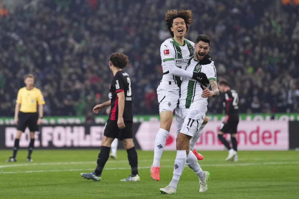 Gladbach kleindienst Itakura