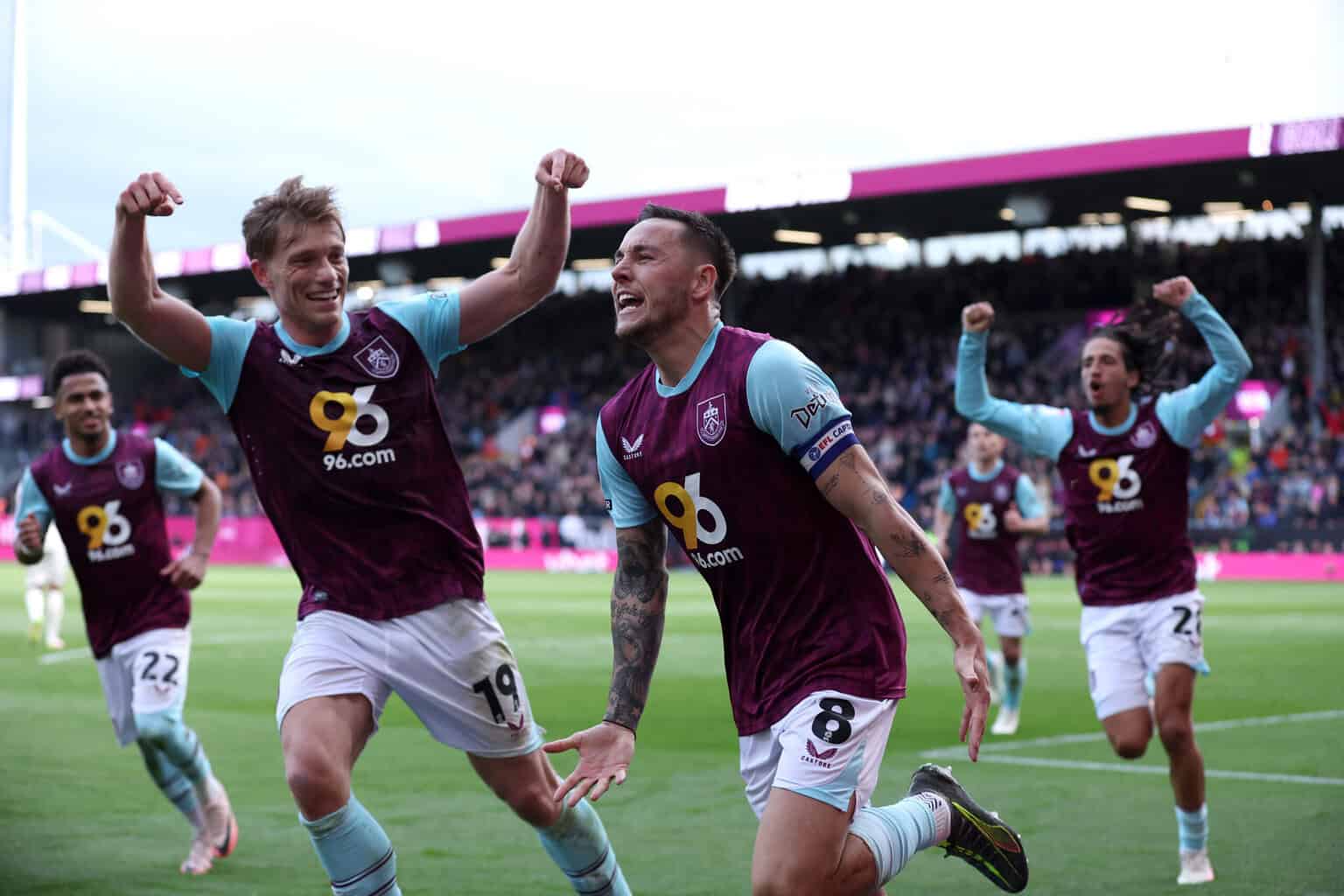 Offiziell: Riesenjubel! Burnley siegt und steigt auf – auch Leeds United fix zurück in der Premier League