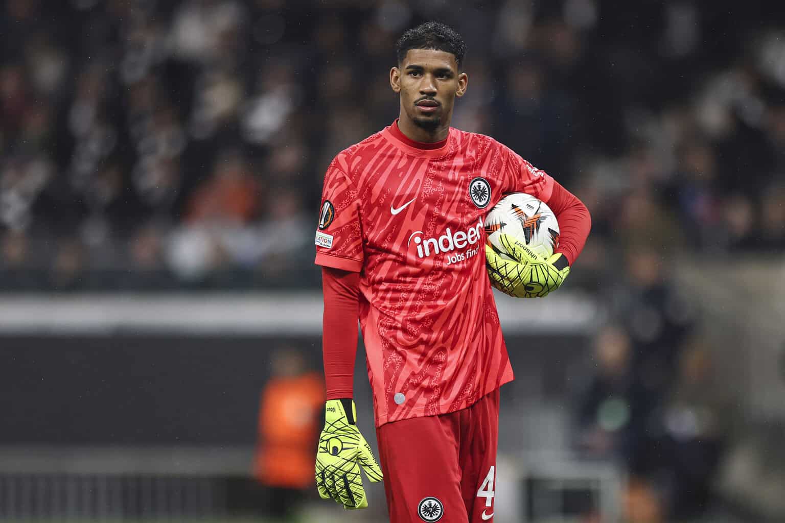SGE-Torhüter Santos: 3 oder 9 Monate Pause? Davon hängt die Ausfallzeit ab!