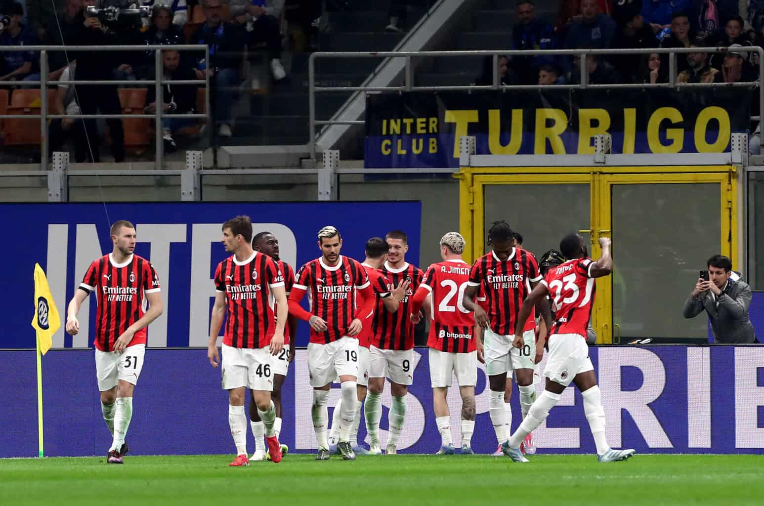Coppa Italia | Deutlicher Sieg: Milan schlägt Inter und macht Final-Einzug klar!