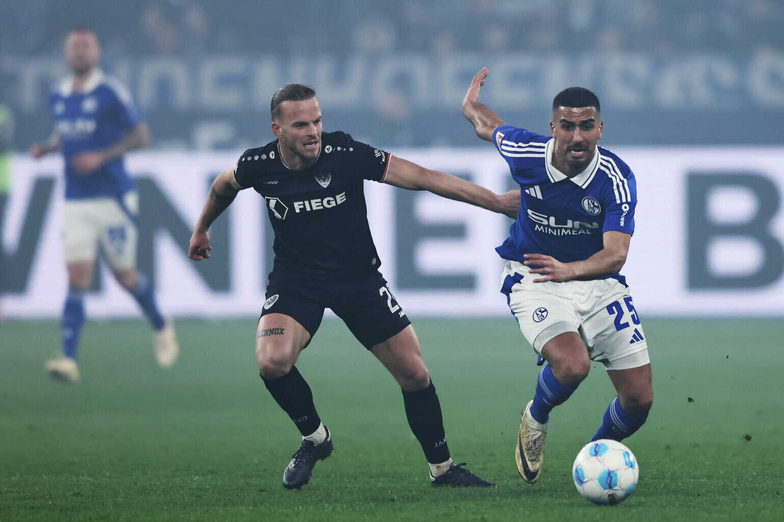 Nach Pöbelei gegen Fan: Schalke 04 suspendiert Aymen Barkok
