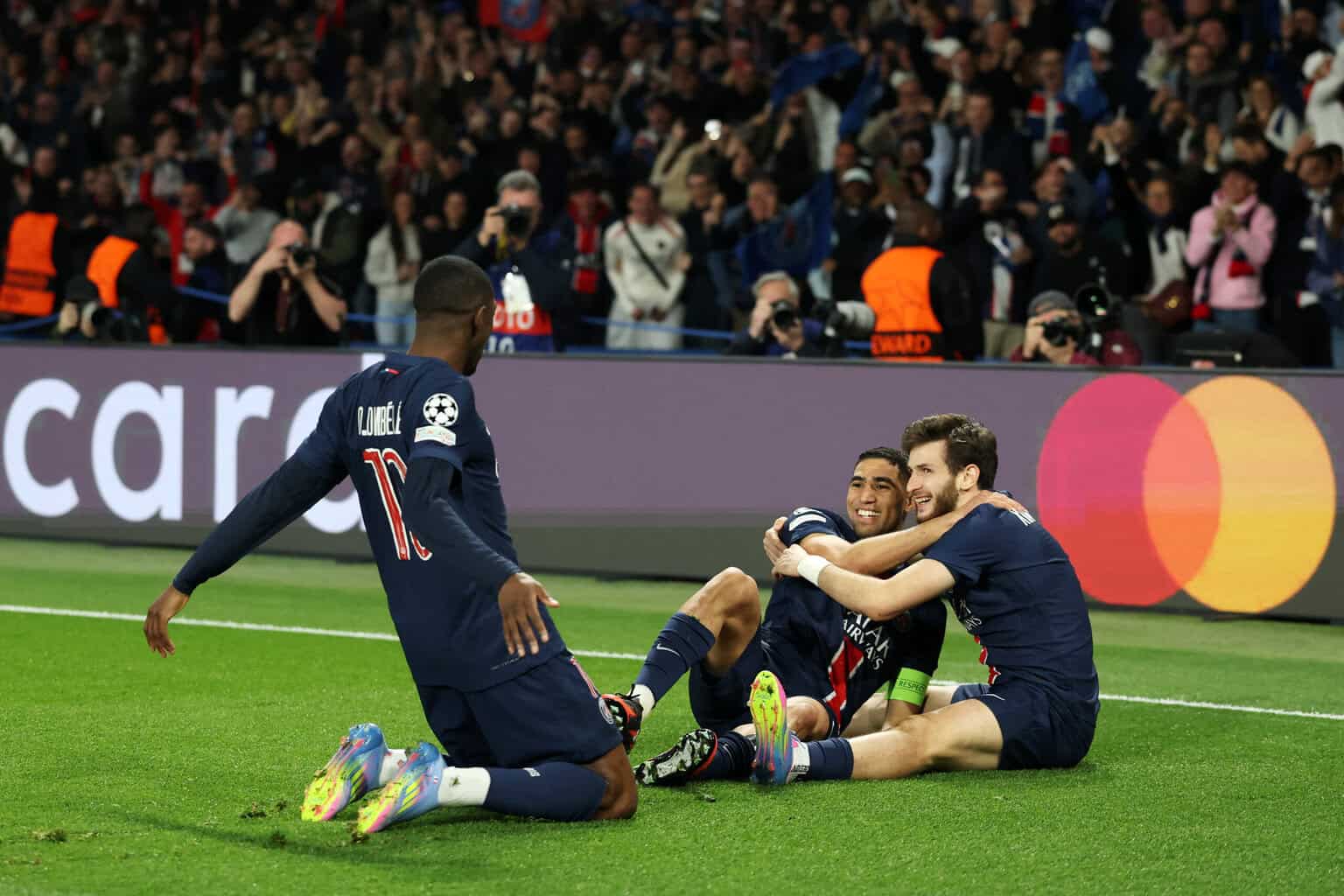 Zwei Traumtore! PSG siegt hochverdient gegen Aston Villa