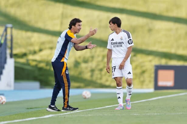 Raul Gonzales Blanco gibt Pol Fortuny Anweisungen