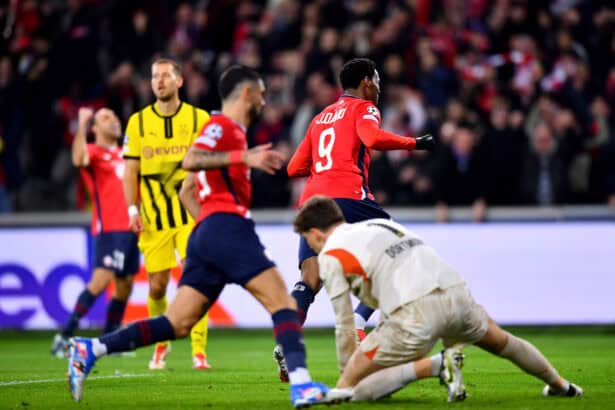 Jonathan David bejubelt seinen Treffer gegen Borussia Dortmund