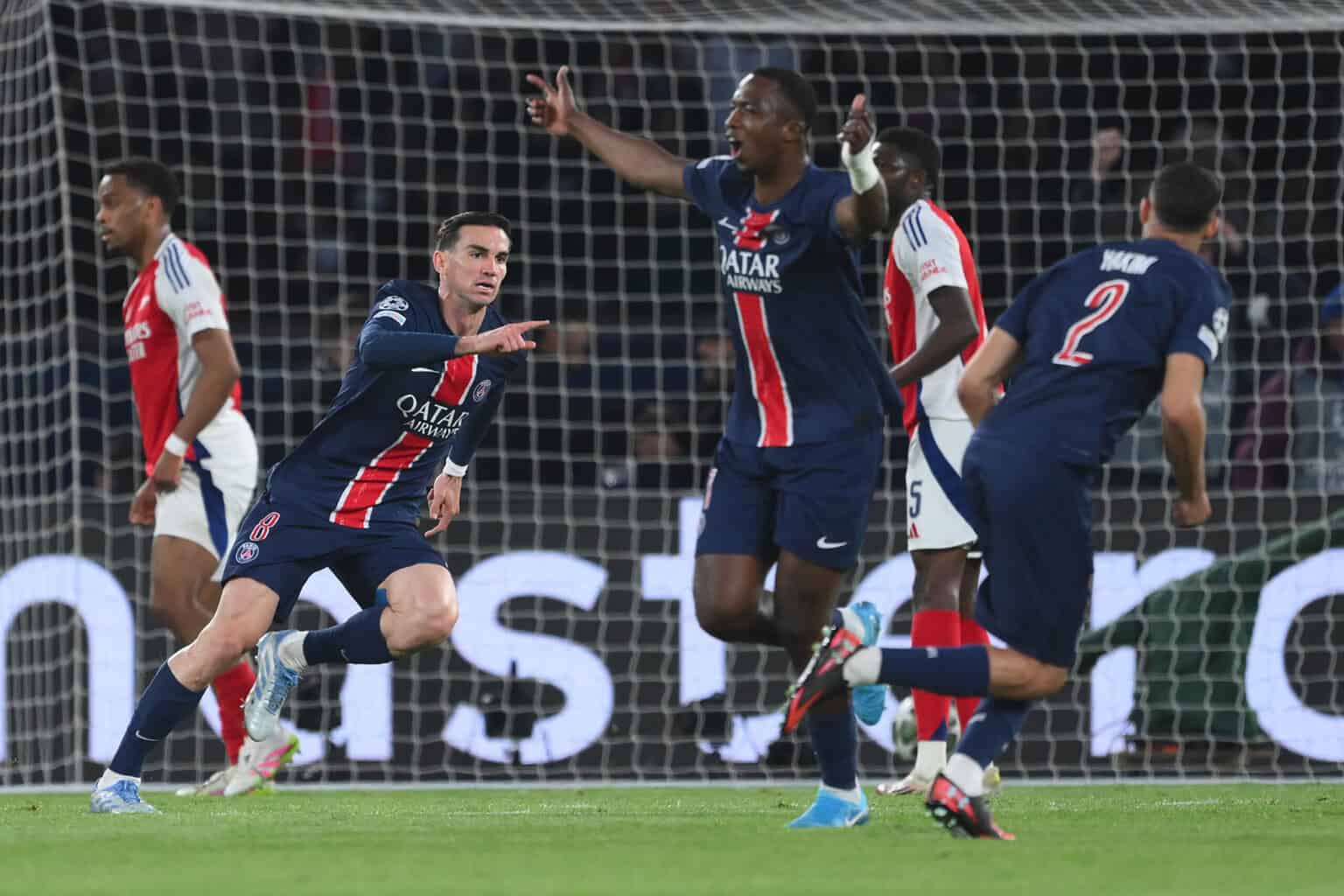Ruiz‘ Traumtor, Sakas Fehlschuss: PSG bezwingt Arsenal und folgt Inter ins Finale!