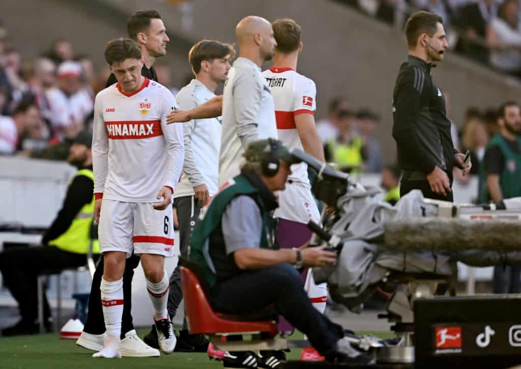 Angelo Stiller verlässt verletzt den Platz