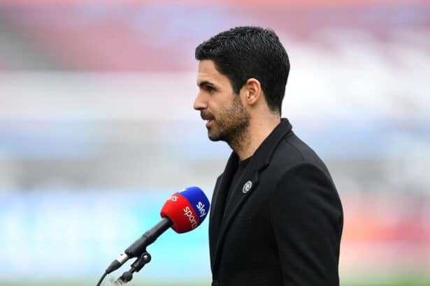 Mikel Arteta im Interview am Spielfeldrand