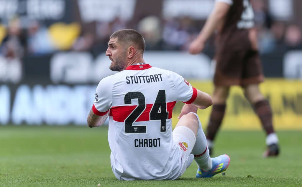 Jeff Chabot sitzt am Boden