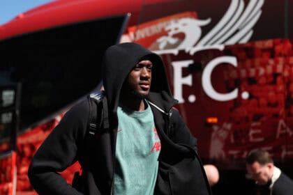 Ibrahima Konate verlässt den Mannschaftsbus