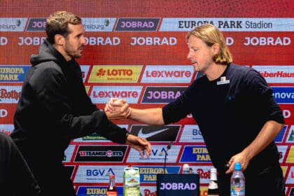 Julian Schuster, Bo Henriksen