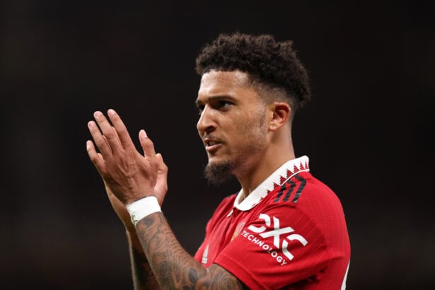 Jadon Sancho applaudiert