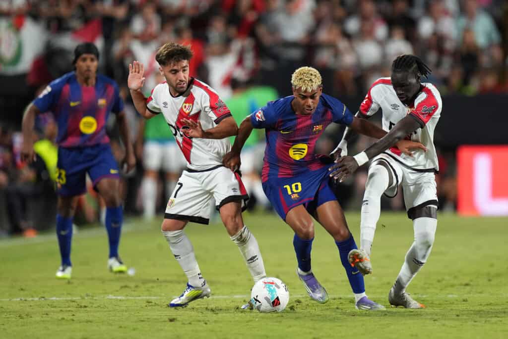 Der FC Barcelona tat sich bei Rayo Vallecano enorm schwer.