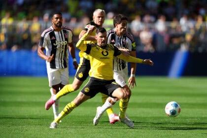 Pascal Groß im Zweikampf mit Kenan Yildiz