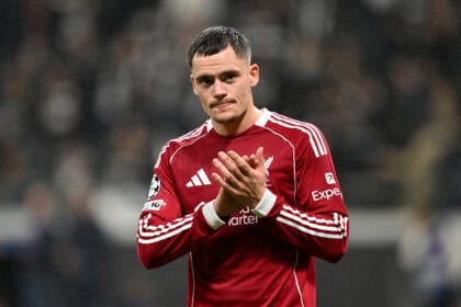 Florian Wirtz applaudiert