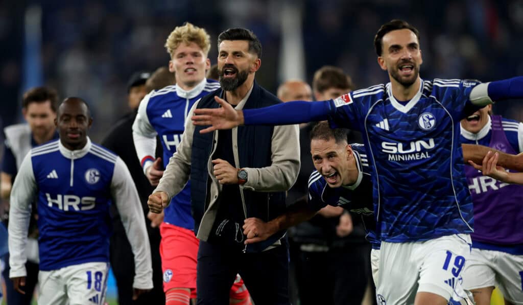 Schalke bejubelt den Heimsieg gegen die SpVgg Greuther Fürth