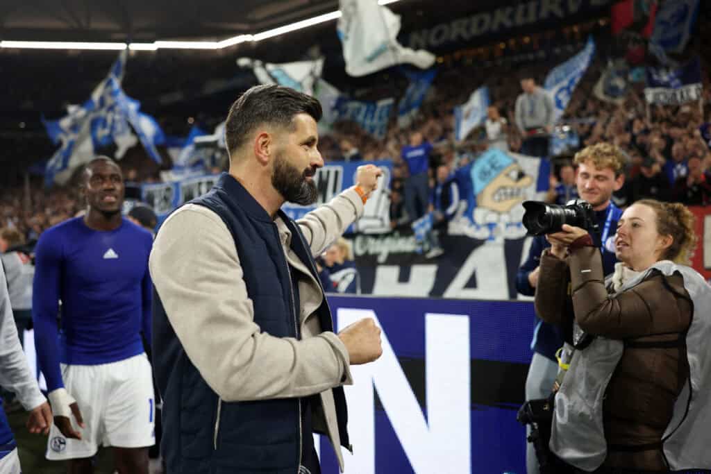 Miron Muslic jubelt mit den Fans