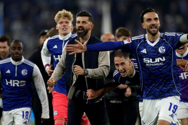 Schalke bejubelt den Heimsieg gegen die SpVgg Greuther Fürth