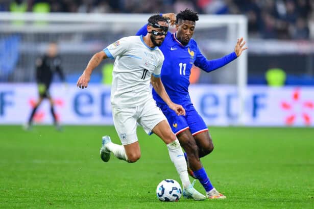 Kingsley Coman im Duell um den Ball mit Sagiv Yehezkel