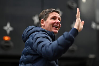 Oliver Glasner grüßt