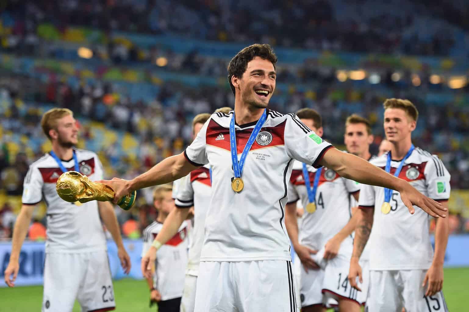 Mats Hummels bejubelt den WM-Titel (2014)