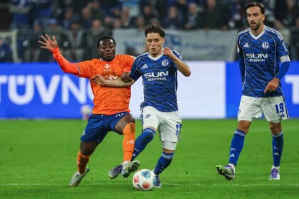 Soufiane El-Faouzi und Kenan Karaman für Schalke 04