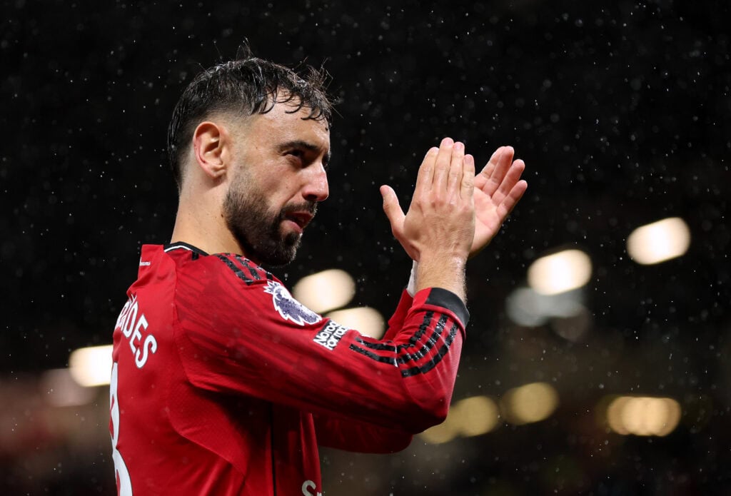 Bruno Fernandes applaudiert