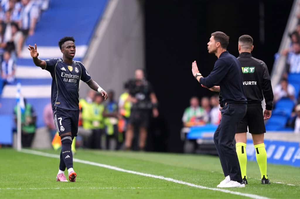 Xabi Alonso und Vinicius Junior