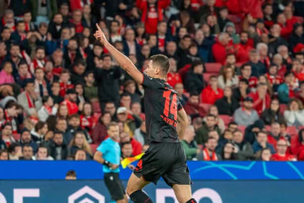 Patrik Schick köpft Leverkusen zur Führung