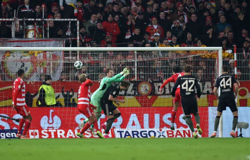 Irres Standard-Festival in Köpenick: FC Bayern zittert sich ins Pokal-Viertelfinale!