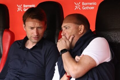 Simon Rolfes und Fernando Carro von Bayer 04 Leverkusen