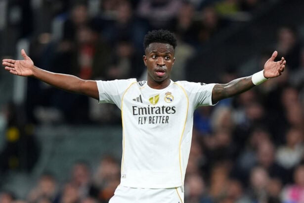 Vinicius Junior mit ausgebreiteten Armen