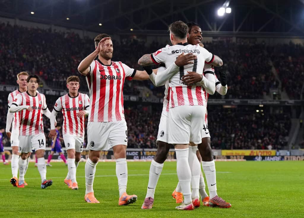 Lukas Kübler, Lucas Höler und Johan Manzambi jubeln