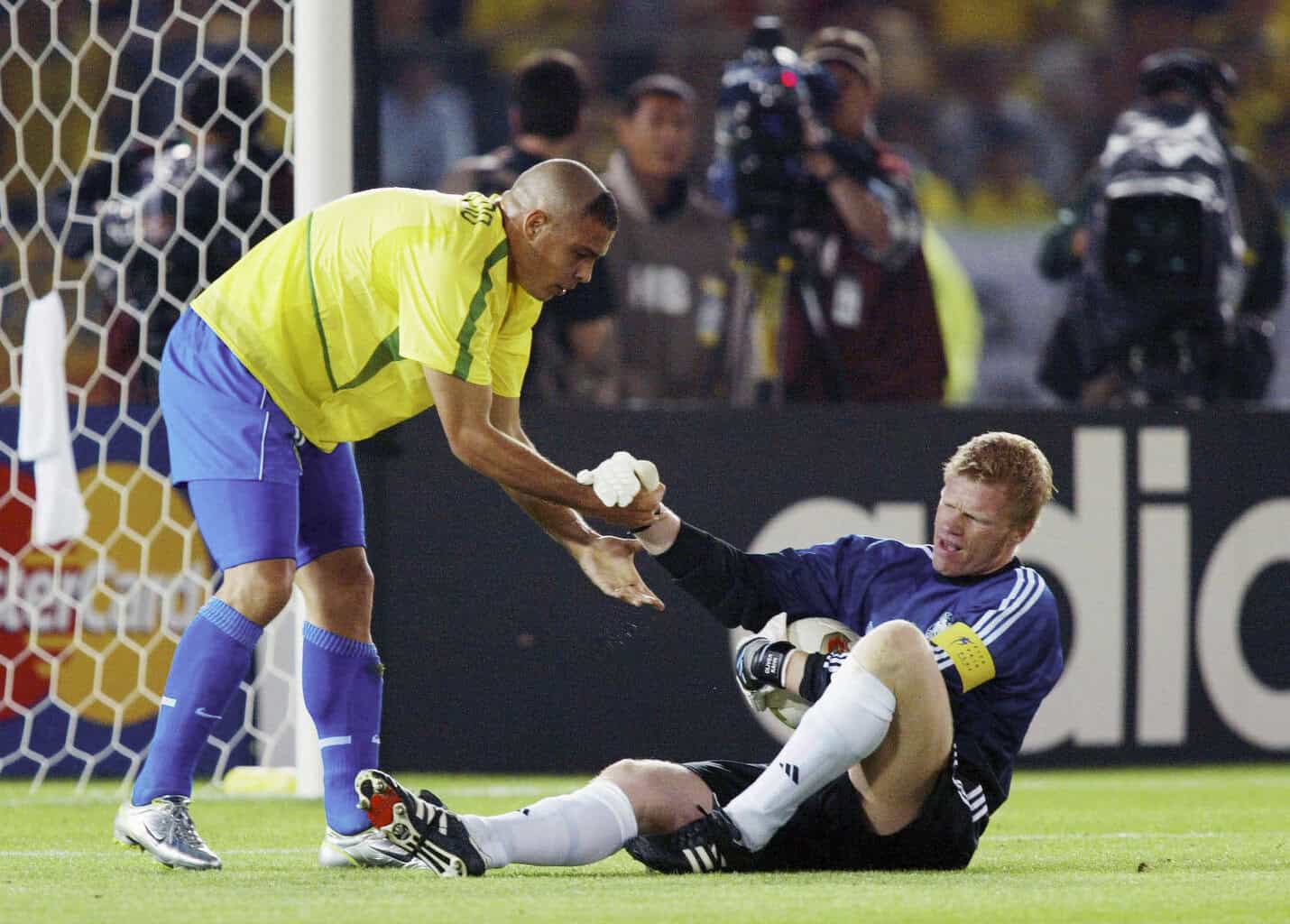 Ronaldo und Oliver Kahn bei der WM 2002