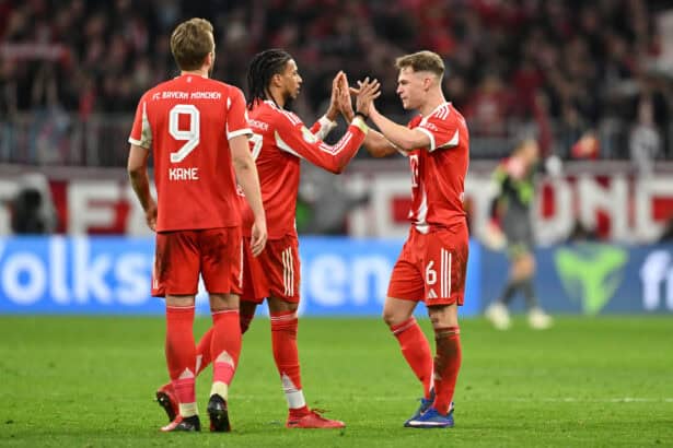 Michael Olise und Joshua Kimmich jubeln