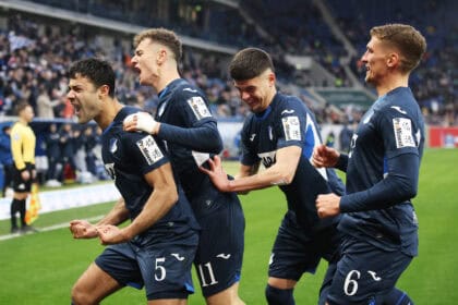 Ozan Kabak jubelt mit Fisnik Asllani, Albian Hajdari und Grischa Prömel