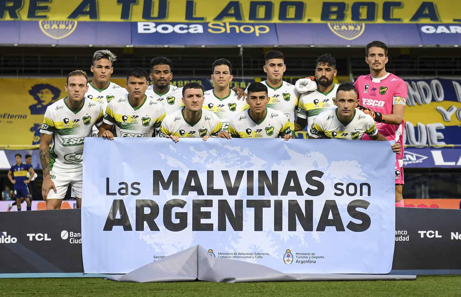 Boca Juniors v Defensa y Justicia